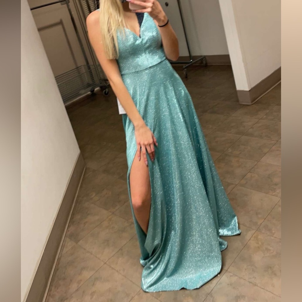 Prom dress - Picture 3 of 3